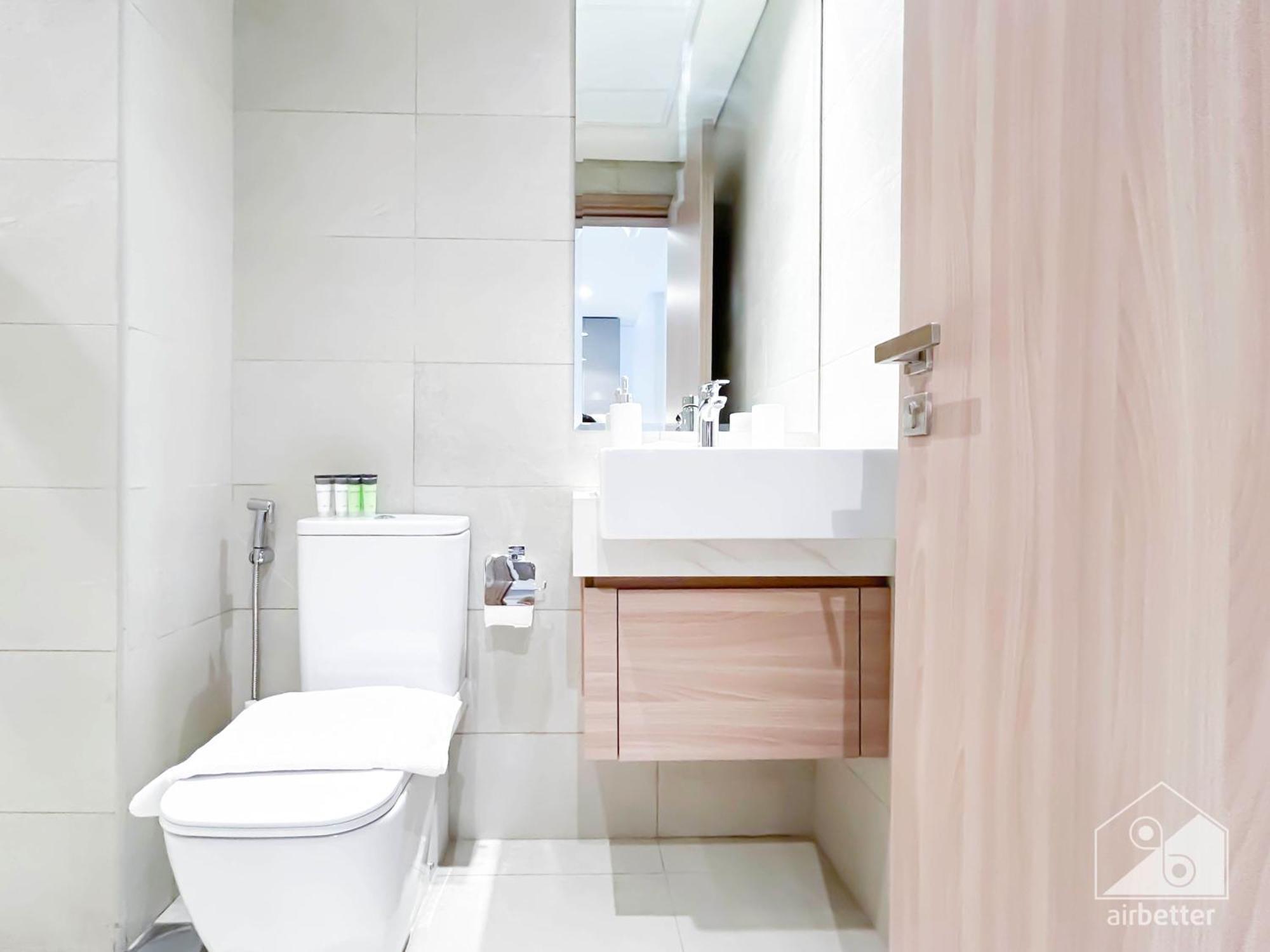 Stylish 1br With Balcony In Azizi Riviera Apartment