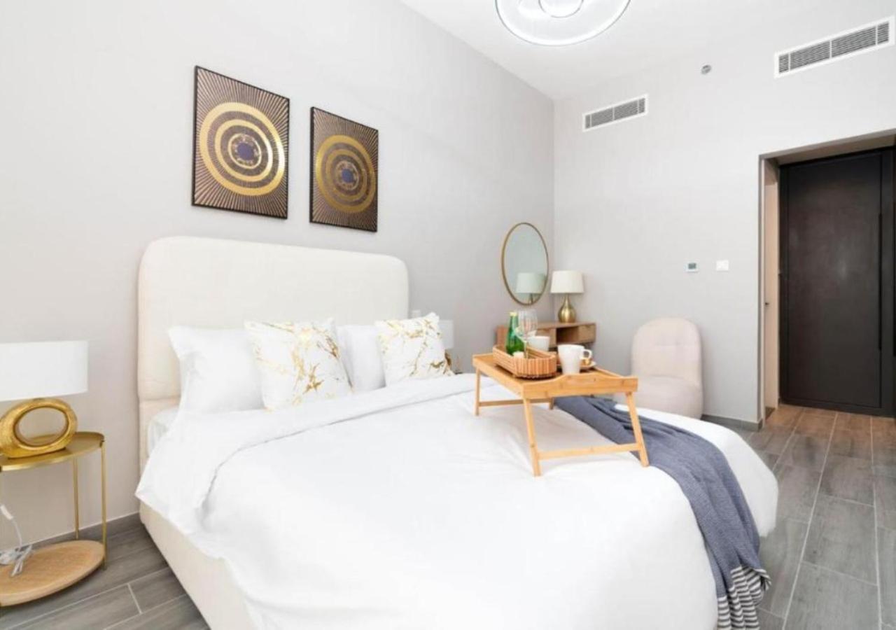Chic 2br Urban Retreat W Captivating Views By Vibel Apartment Dubai