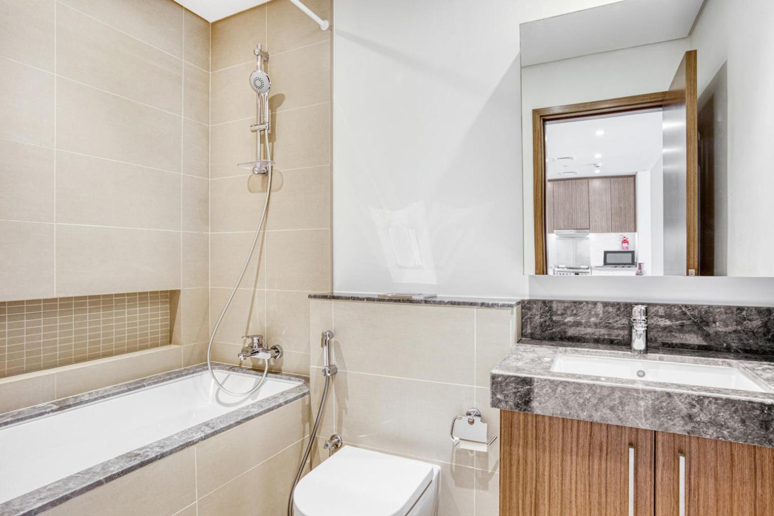 Blueground 5242 Tower Pool Elev Garage Dxb-922 Apartment *
