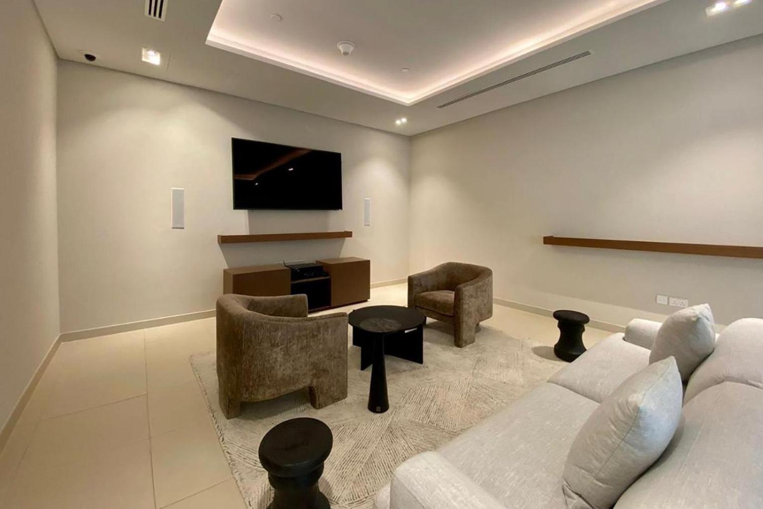Apartment Blueground 5242 Tower Pool Elev Garage Dxb-922 *