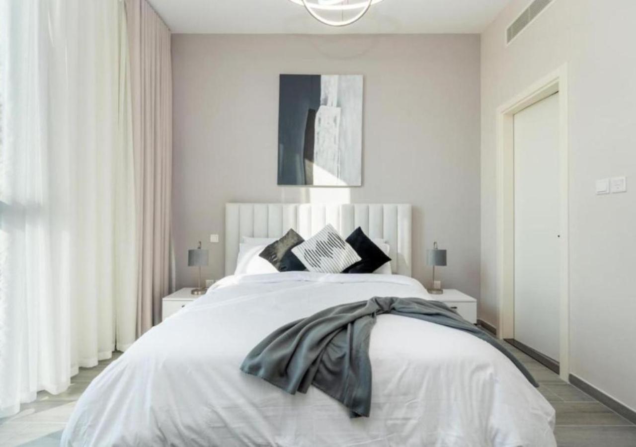 Chic 2br With Captivating Views In By Vibel *