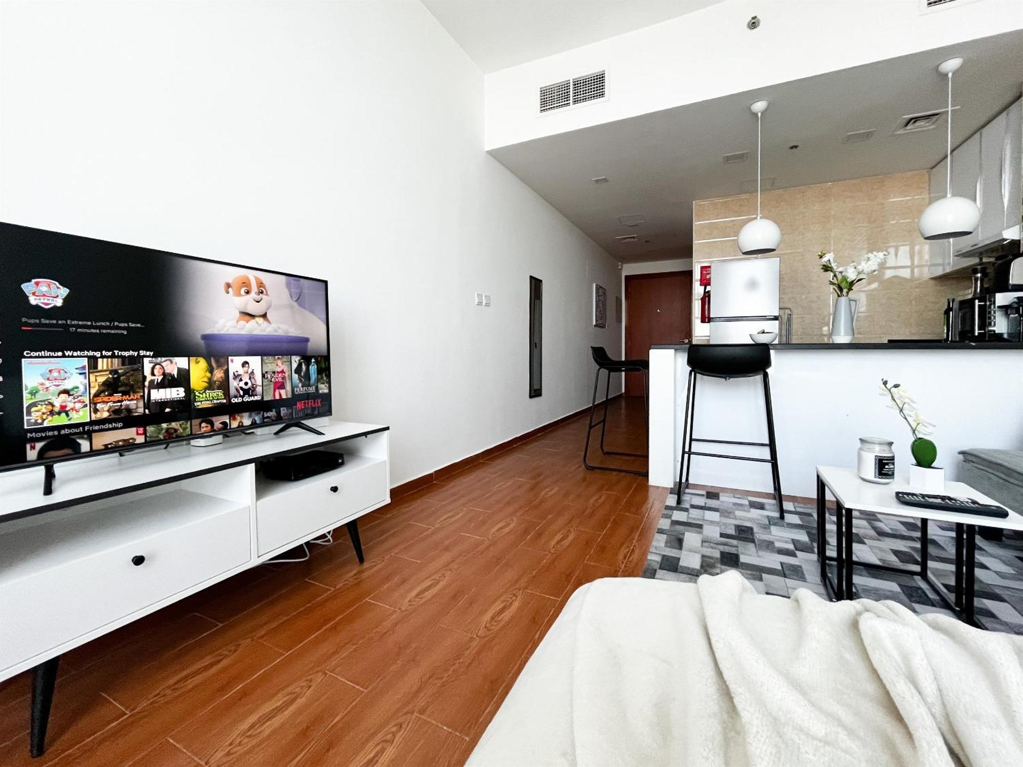 W Modern Amenities In Prime Location Apartment *