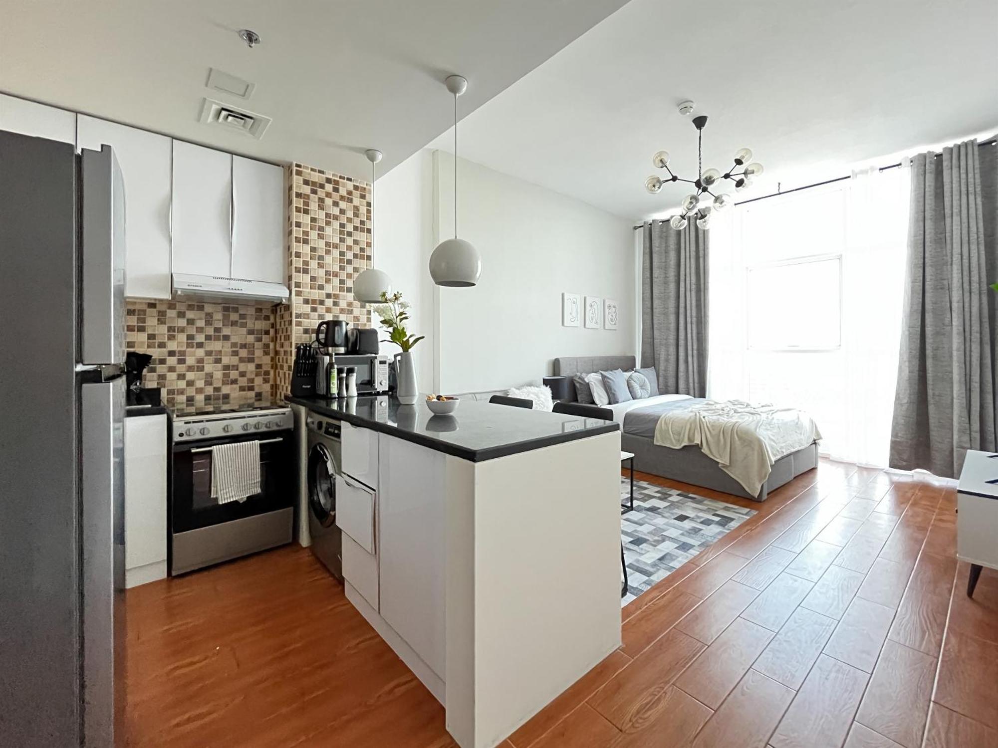 Apartment W Modern Amenities In Prime Location Dubai