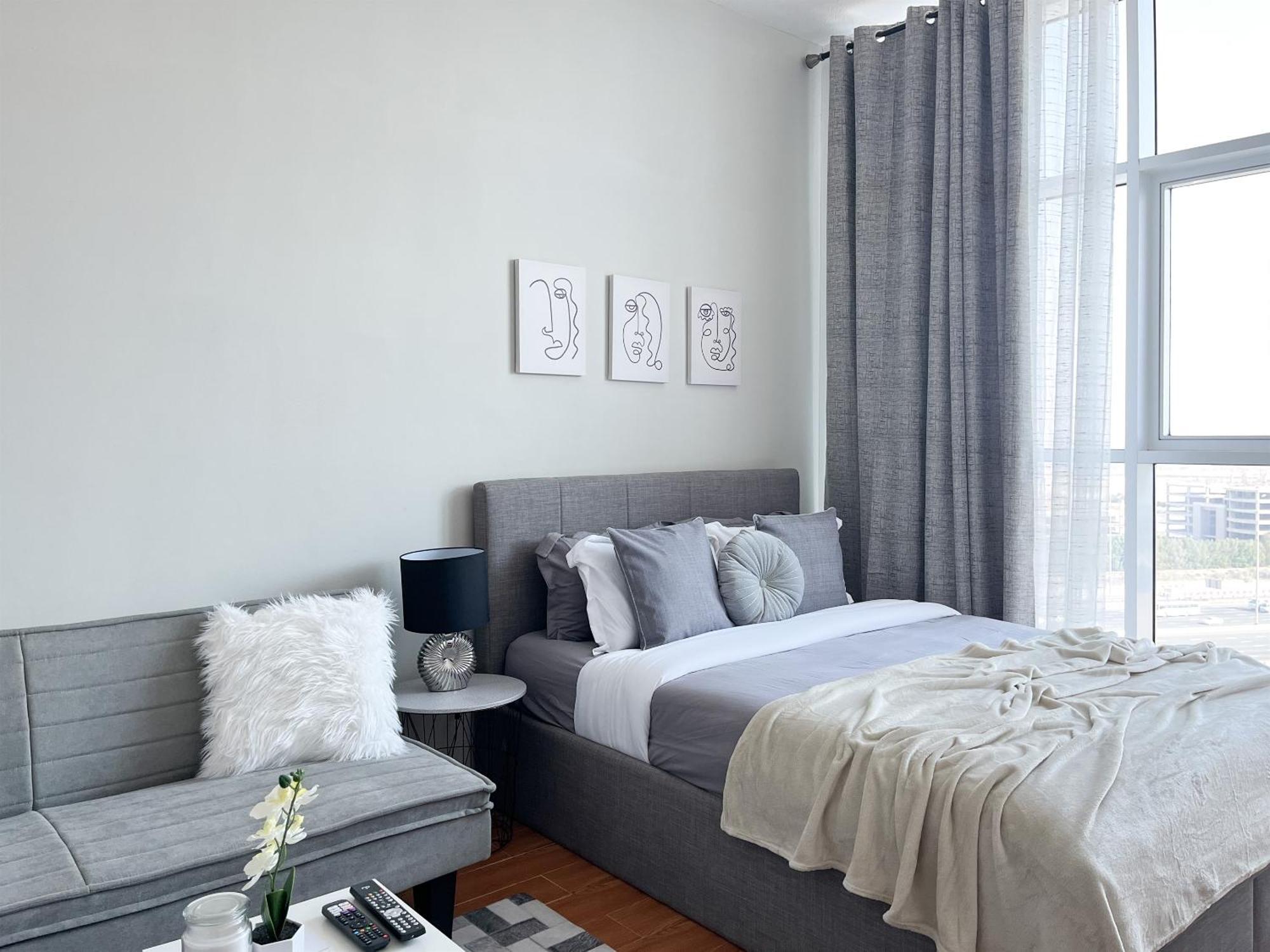 W Modern Amenities In Prime Location Apartment