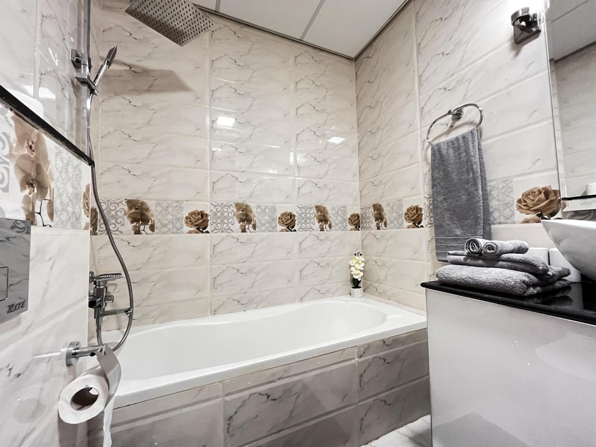 Apartment W Modern Amenities In Prime Location Dubai