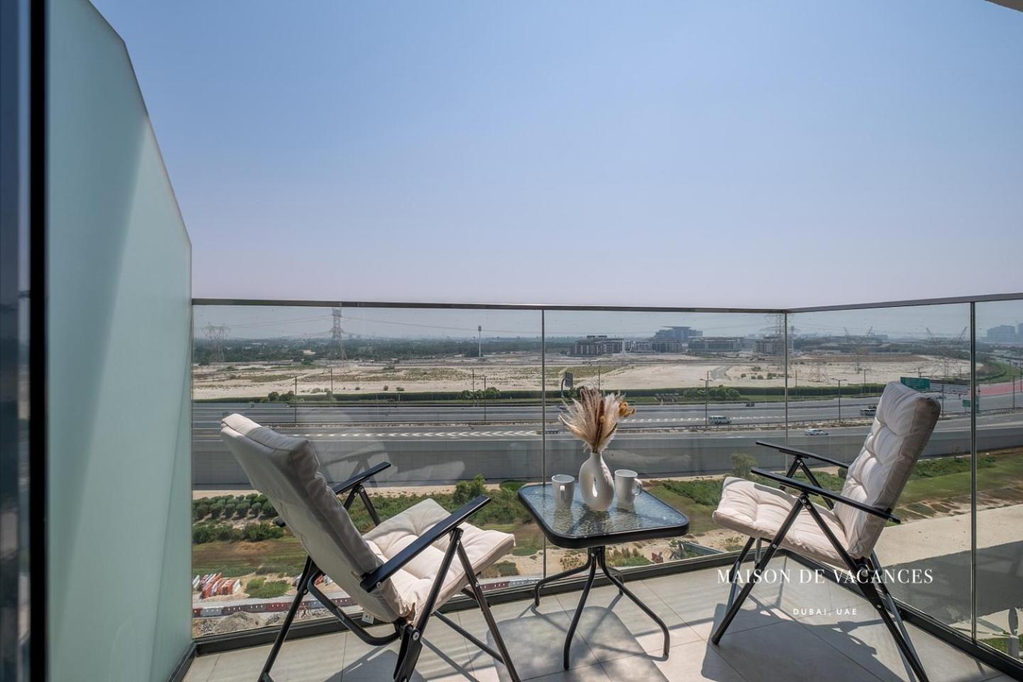 Comfortable 10mins Away From Mall *