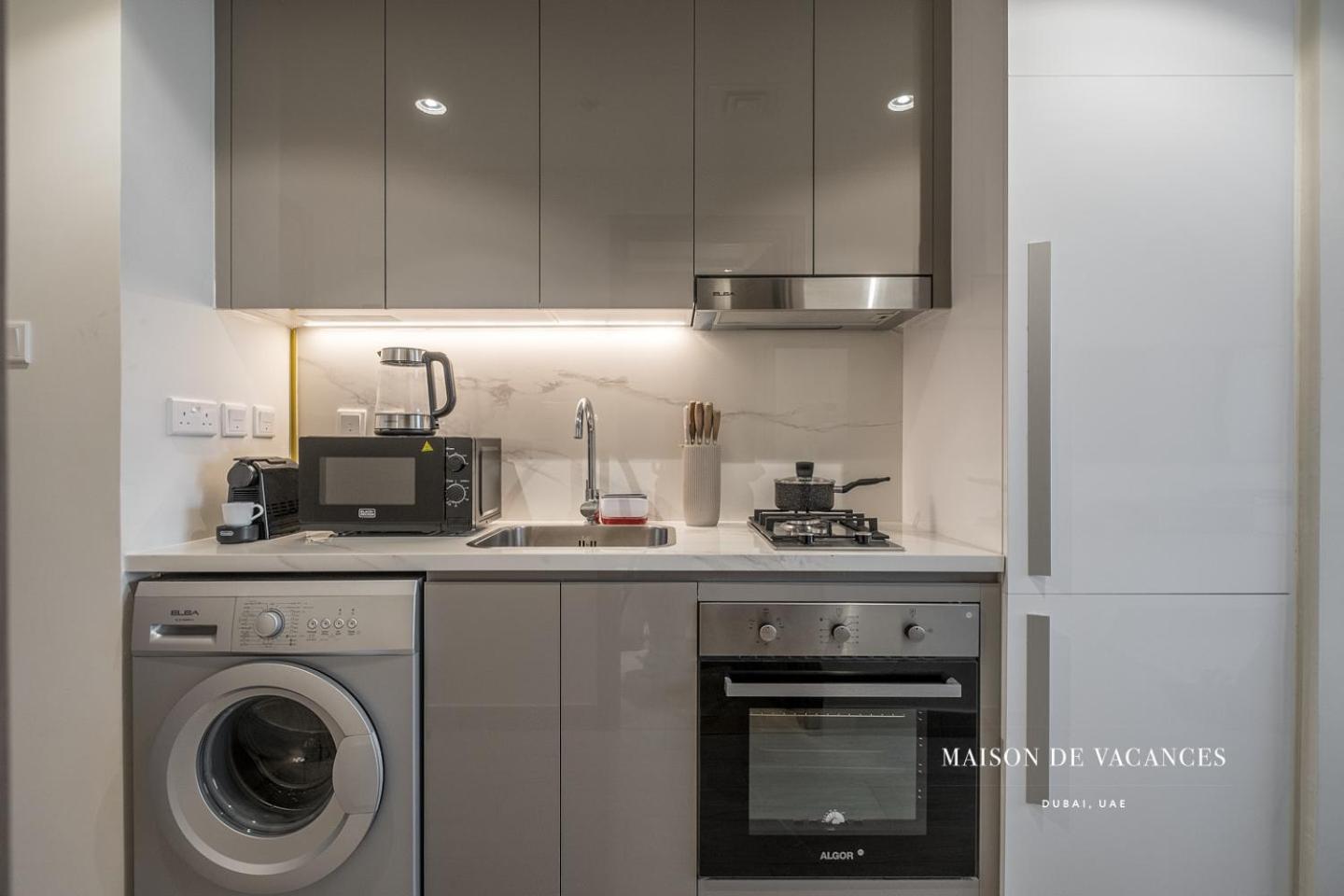 Comfortable 10mins Away From Mall Apartment *