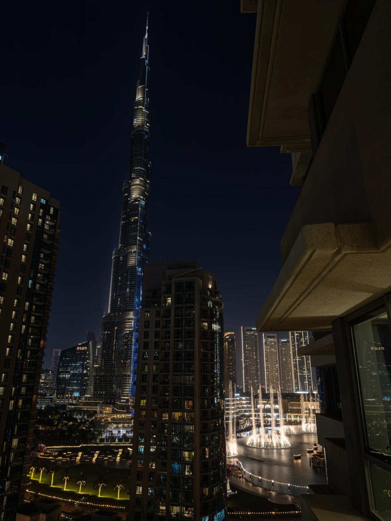 New Burj Khalifa & Fountain Views & Work Station
