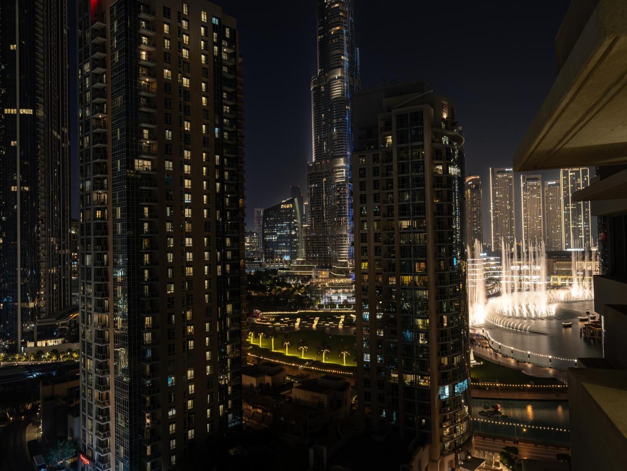 Apartment New Burj Khalifa & Fountain Views & Work Station *