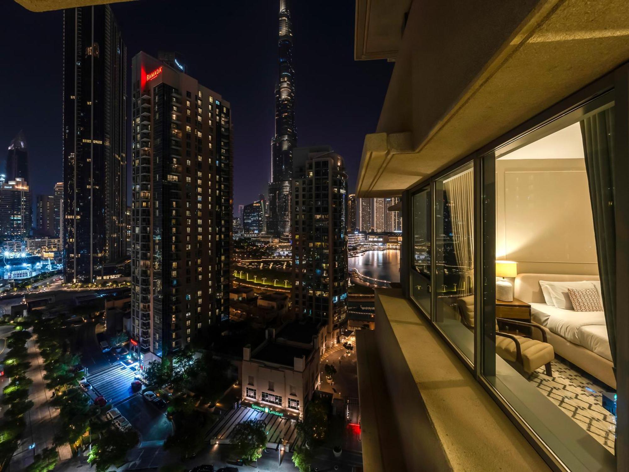 New Burj Khalifa & Fountain Views & Work Station Apartment