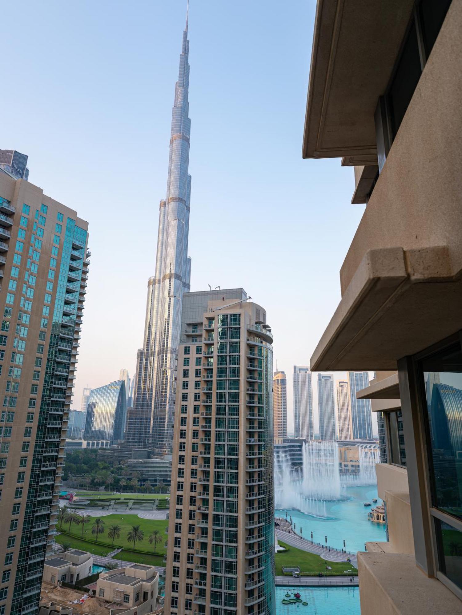 New Burj Khalifa & Fountain Views & Work Station *