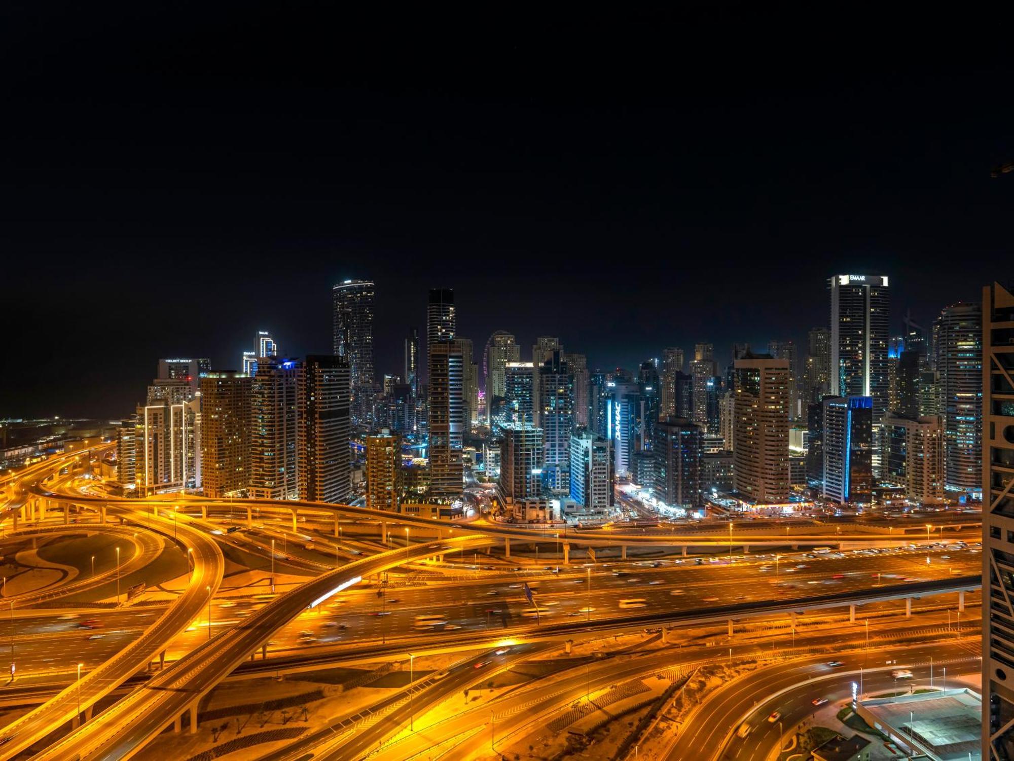 Stunning Panoramic Sea & Marina Skyline View
