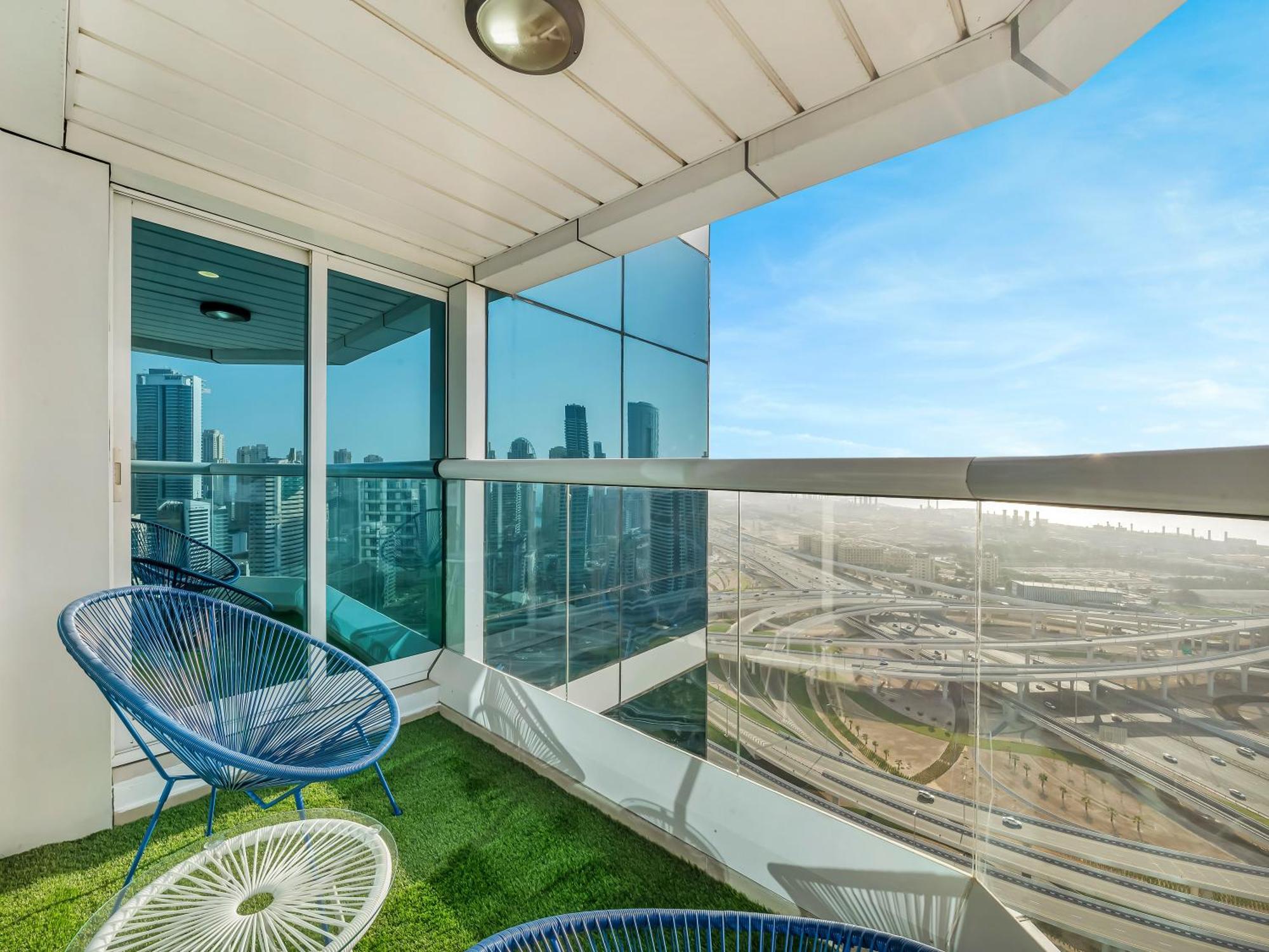 Stunning Panoramic Sea & Marina Skyline View *