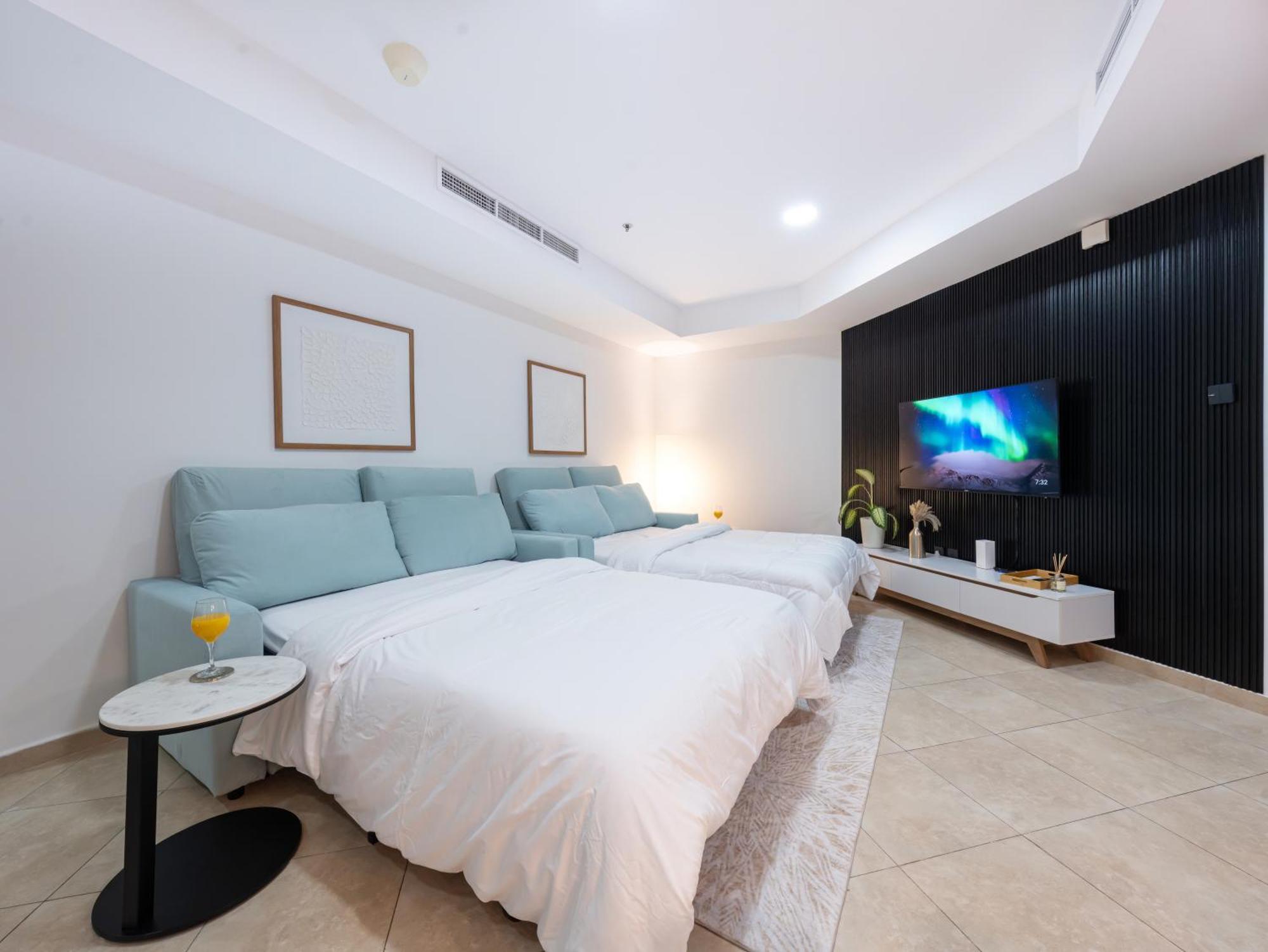 Apartment Stunning Panoramic Sea & Marina Skyline View