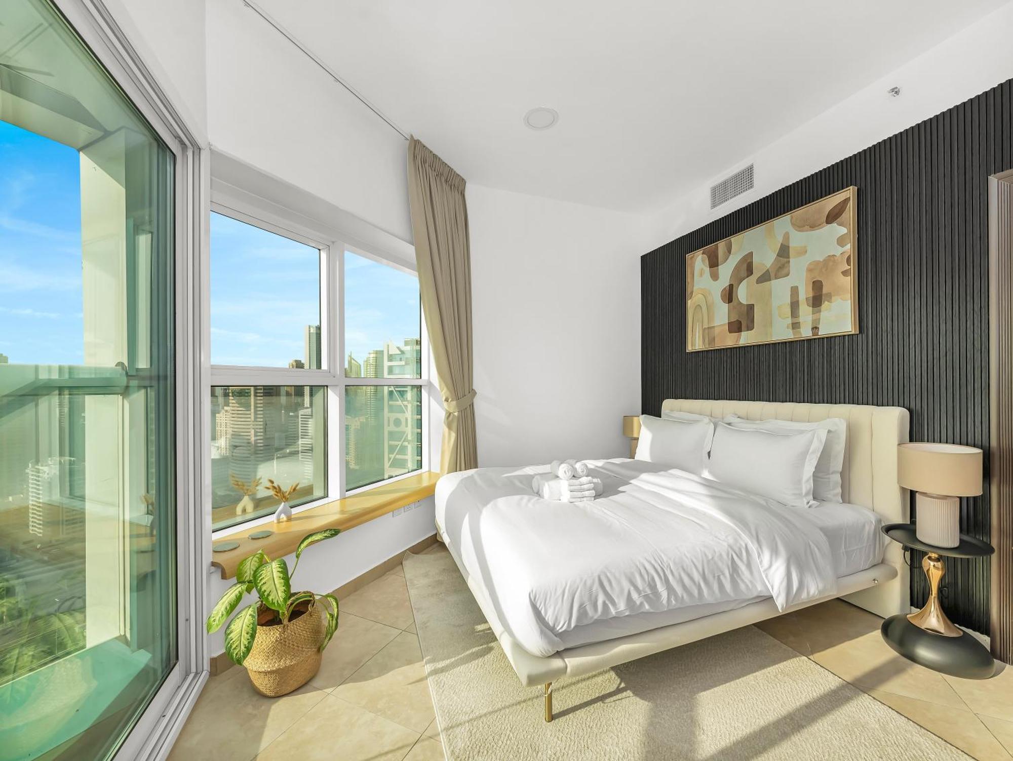 Stunning Panoramic Sea & Marina Skyline View Apartment *