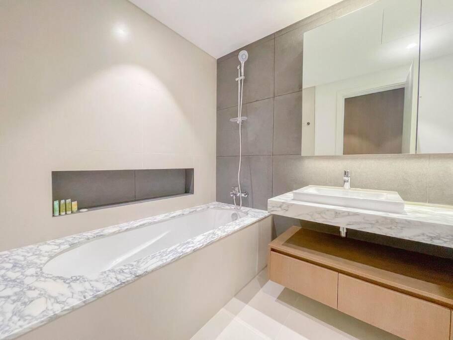 Like - 1507 Exquisite At The Grand In Creek Harbour *
