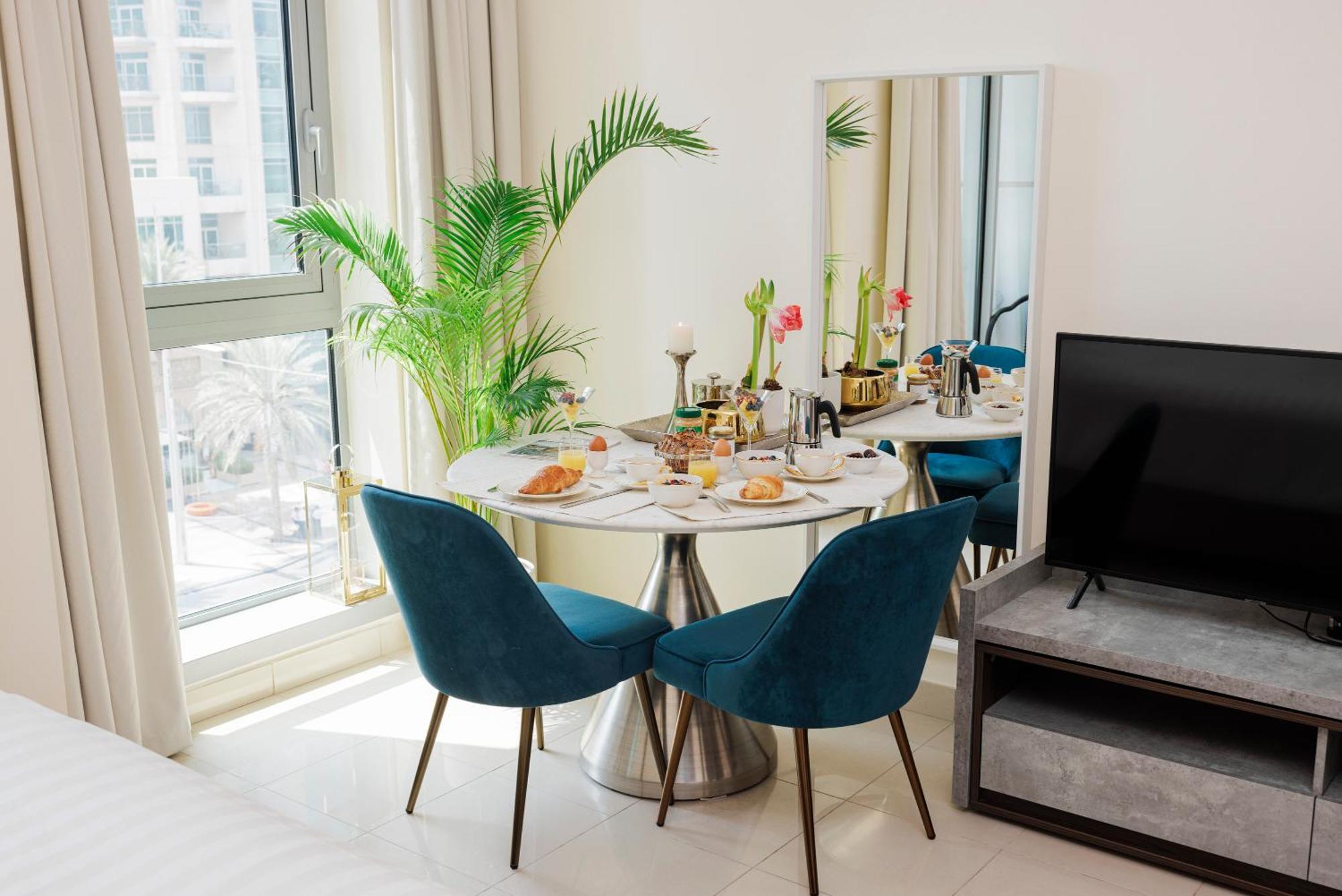 Sophisticated In The Heart Of Dubai, Walk From Burj