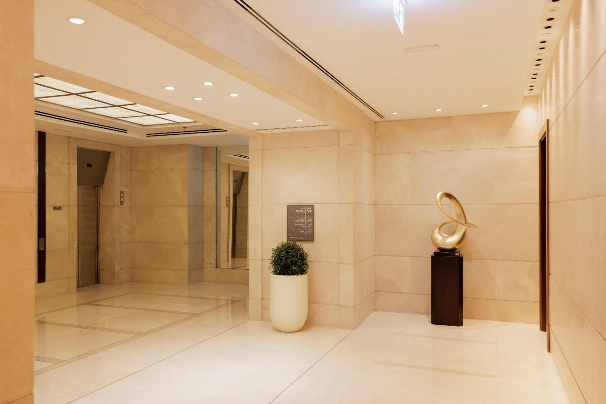 Sophisticated In The Heart Of Dubai, Walk From Burj *