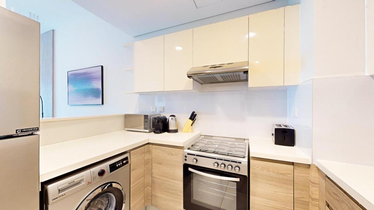 Apartment Sol Bay - One Bed With Distant Burj Khalifa View Dubai