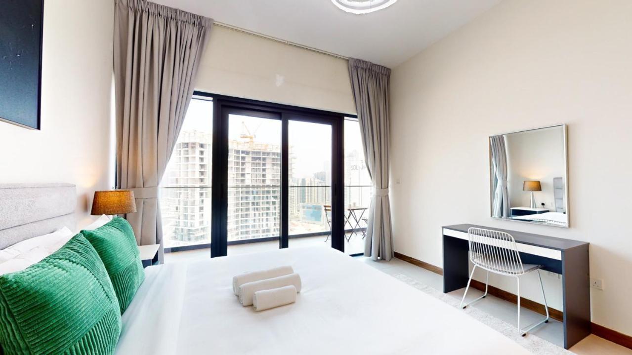 Sol Bay - One Bed With Distant Burj Khalifa View Dubai