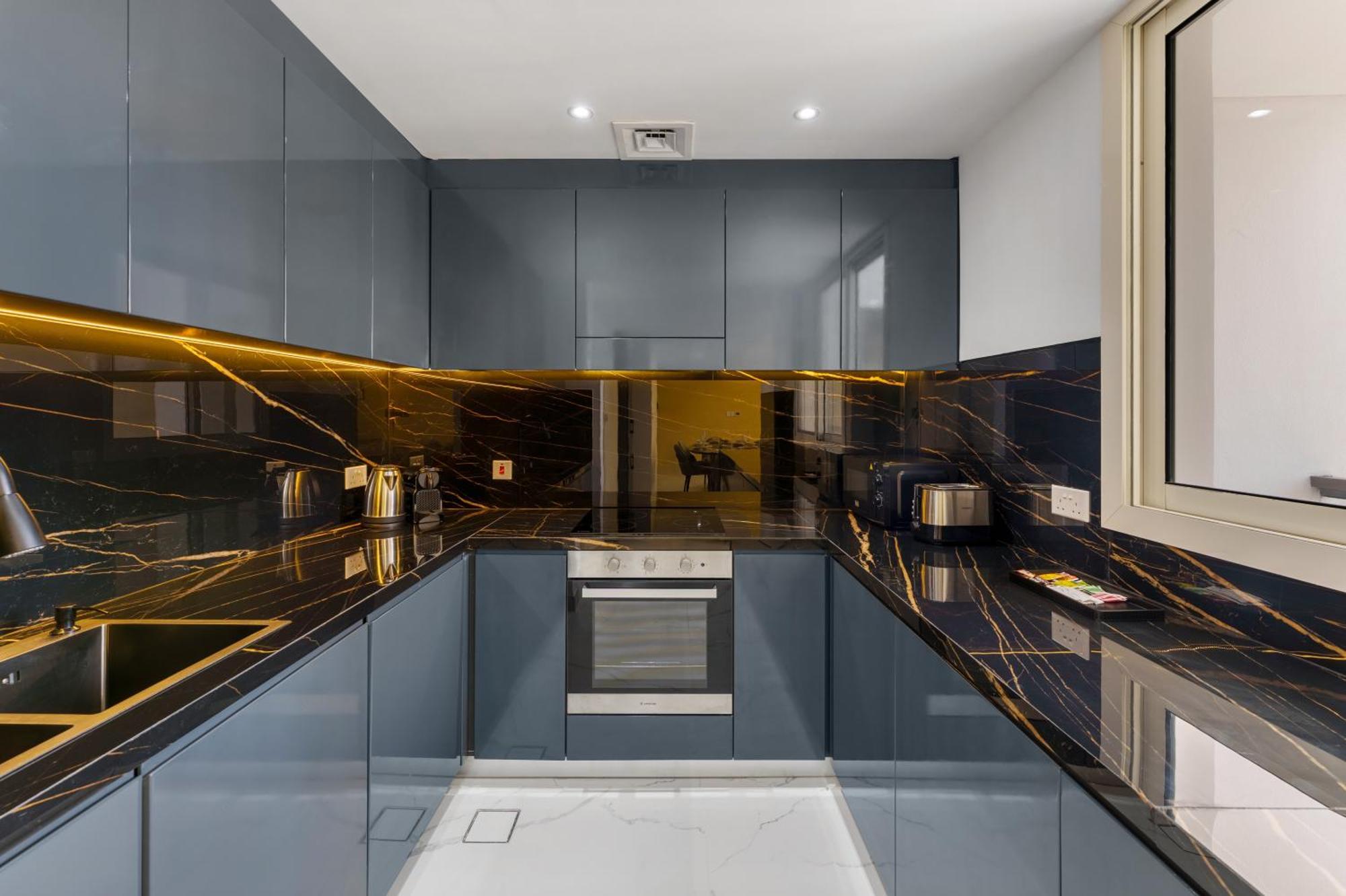 Marco Polo - Chic 1 Bedroom With 2 Balconies, Marina Views & Tram