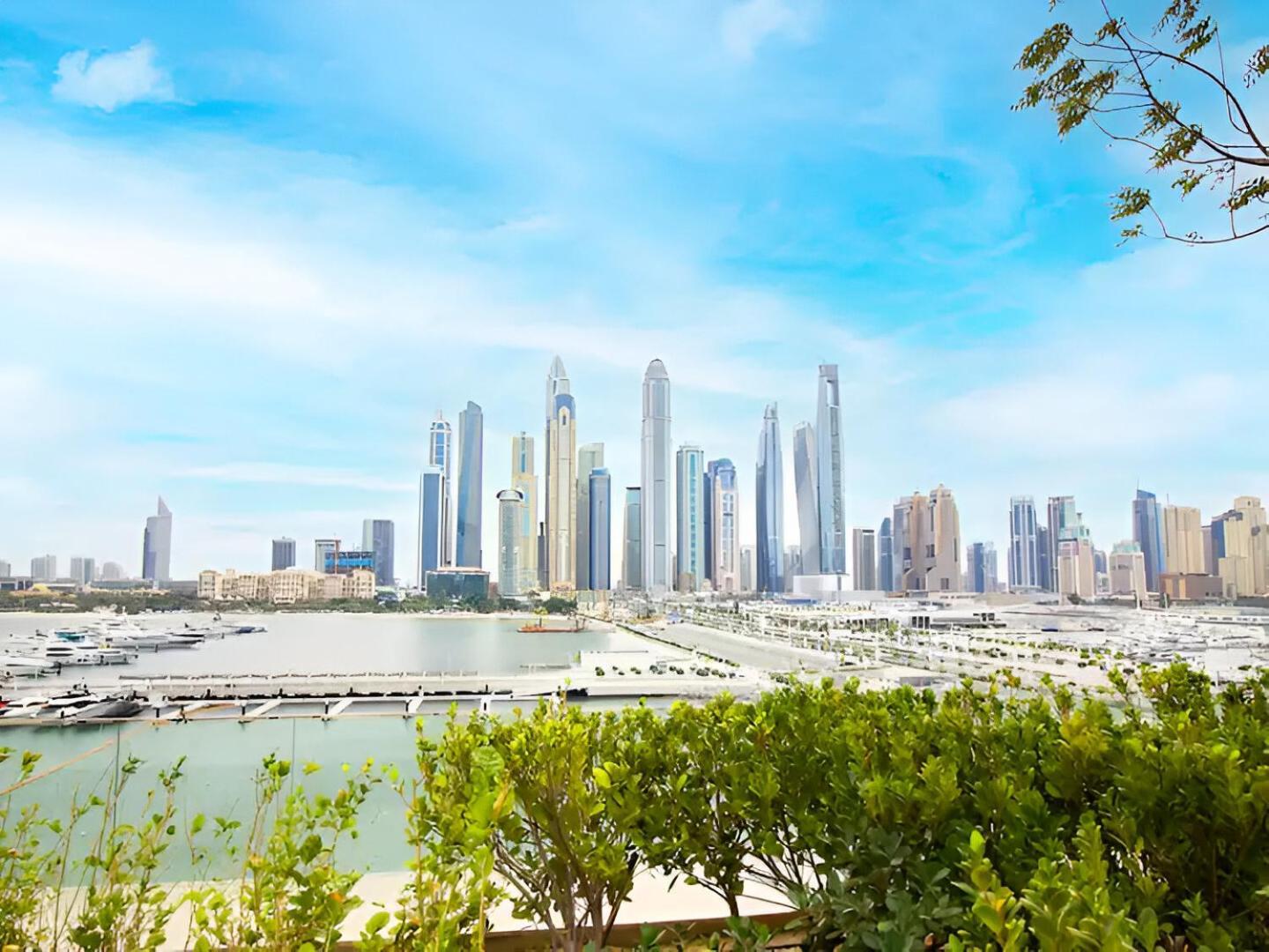 Apartment Beachfront Bliss: Chic 1 Bedroom Retreat By The Sea Dubai