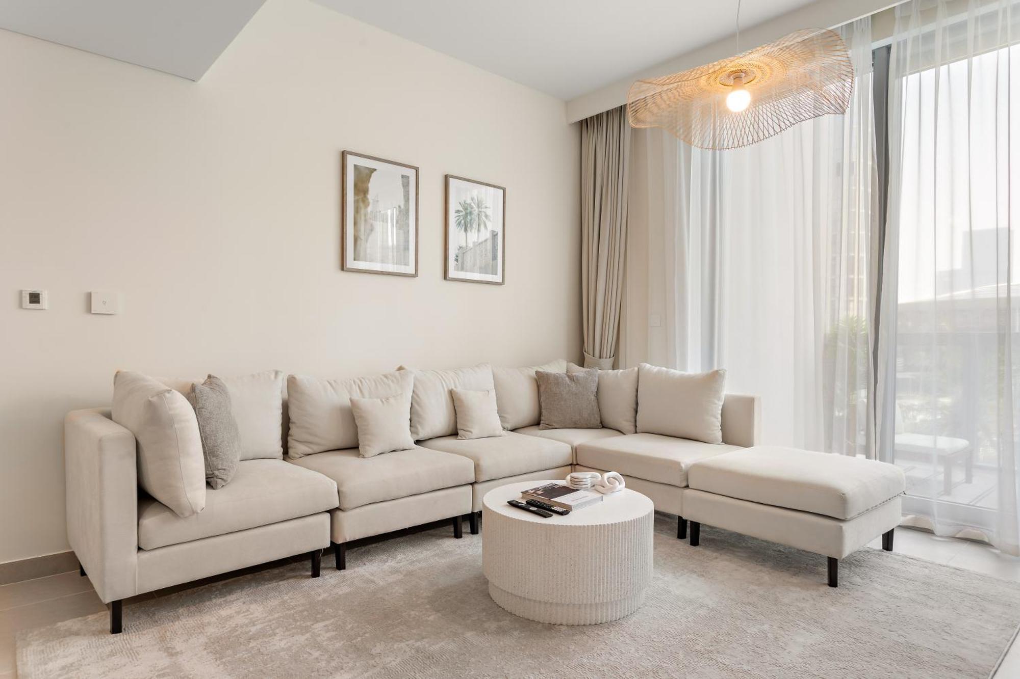 Superb 1bed With Pool & Gym Near The Burj Khalifa Apartment Dubai