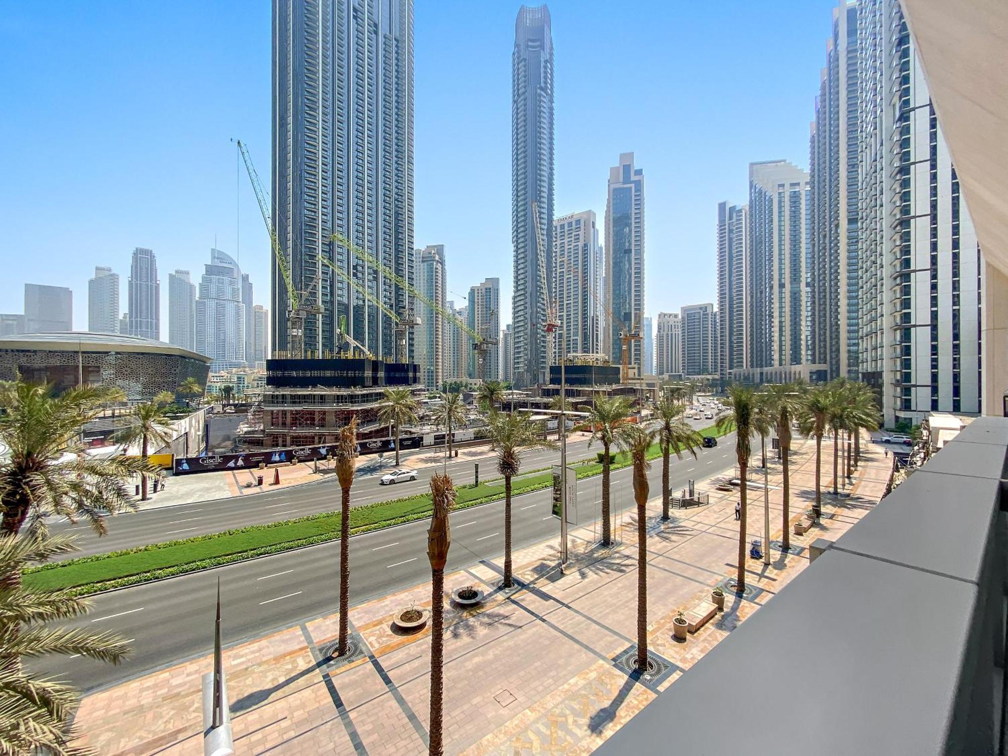 Superb 1bed With Pool & Gym Near The Burj Khalifa Apartment