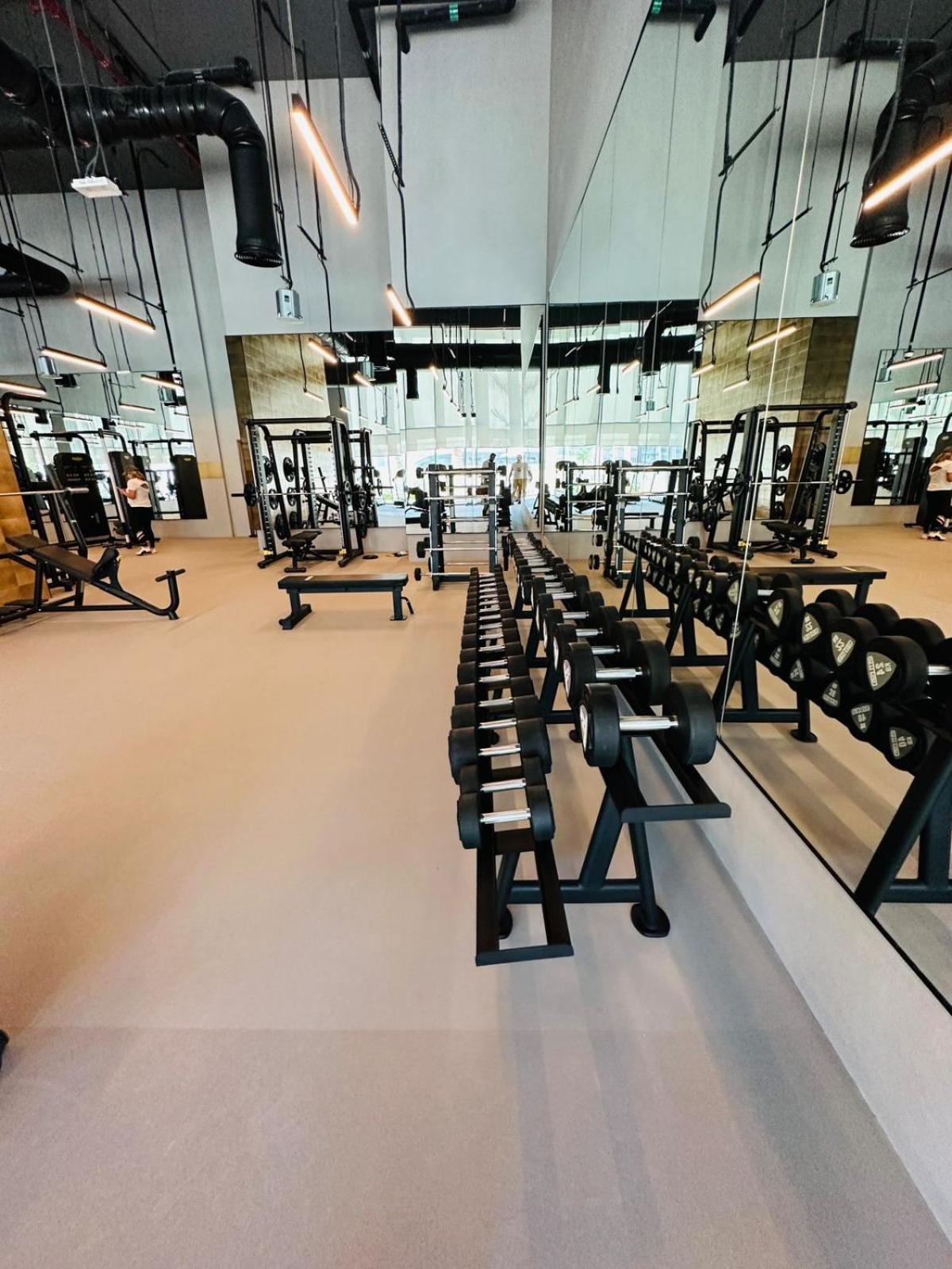 Superb 1bed With Pool & Gym Near The Burj Khalifa * Dubai