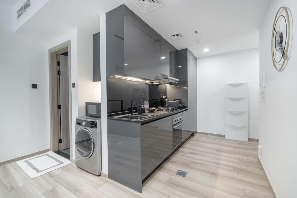Czechin New Listing Stylish Modern Comforts *