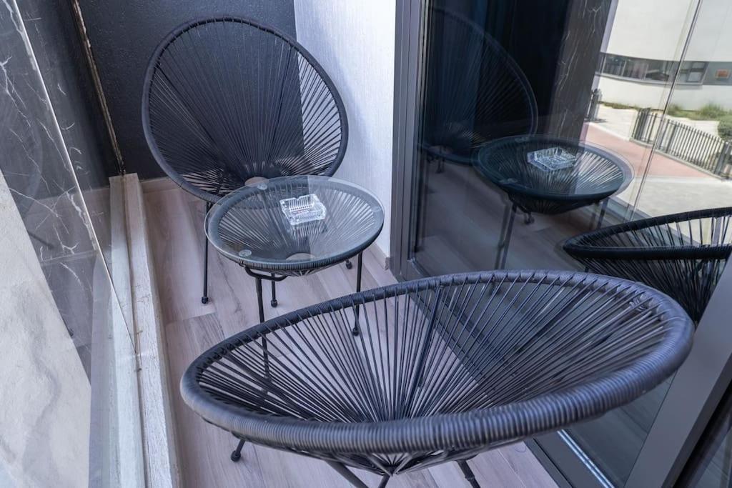 Apartment Czechin New Listing Stylish Modern Comforts Dubai