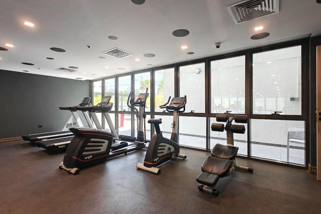 Apartment Czechin New Listing Stylish Modern Comforts Dubai