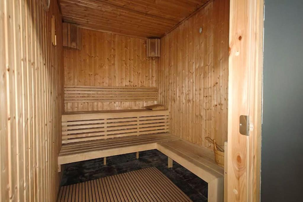 Czechin New Listing Stylish Modern Comforts