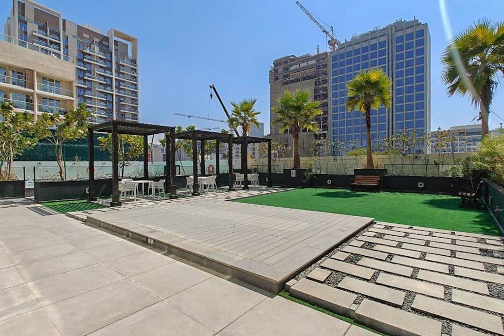 Czechin New Listing Stylish Modern Comforts Apartment *