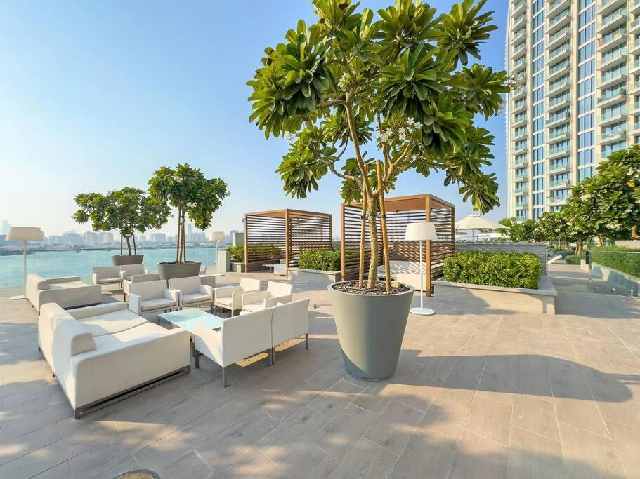 Apartment First Class 1br Urban Chic Oasis Dubai