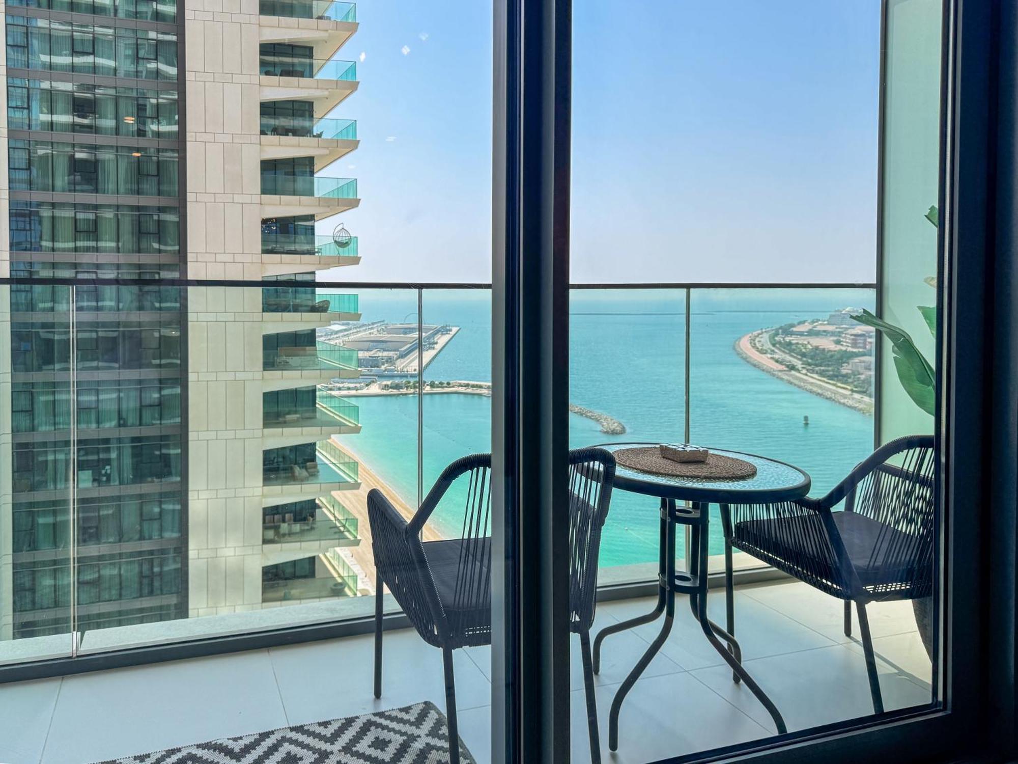 Offer! Opulent & Chic - 1br - Beachfront Apartment Dubai