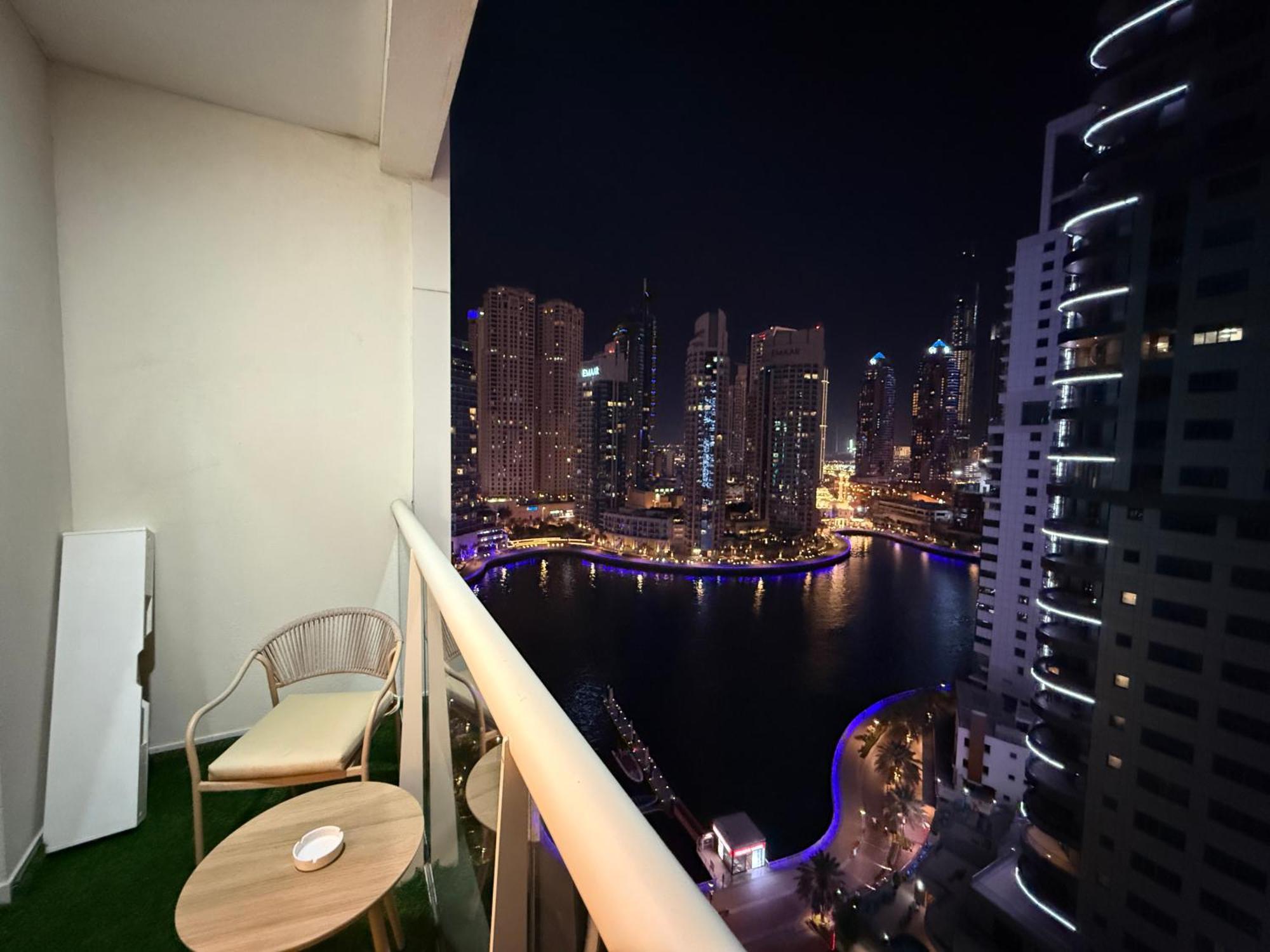 Livincci- In Marina -15 Apartment Dubai
