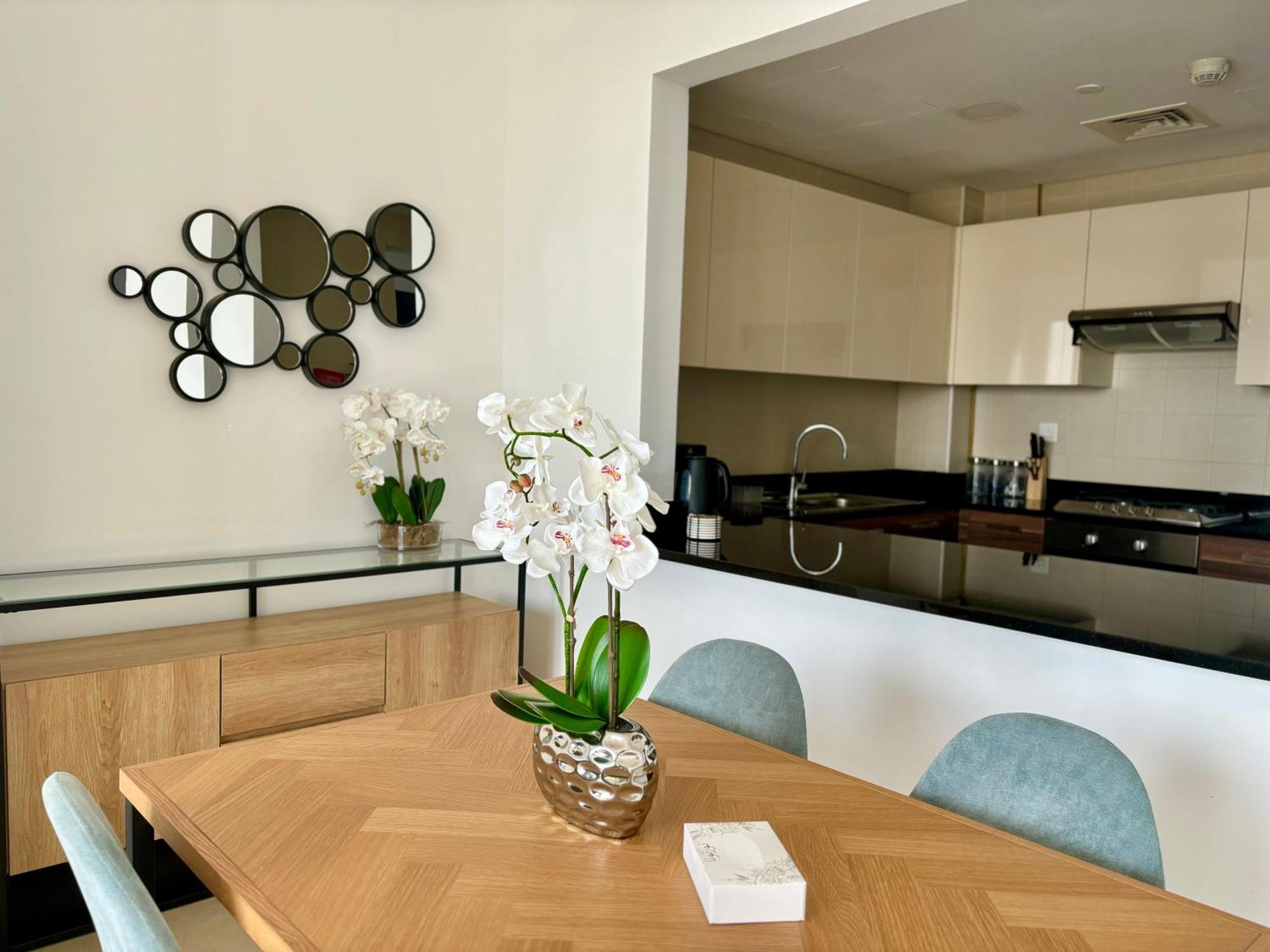 Sparkle Tower Panoramic Marina View 1br * Dubai