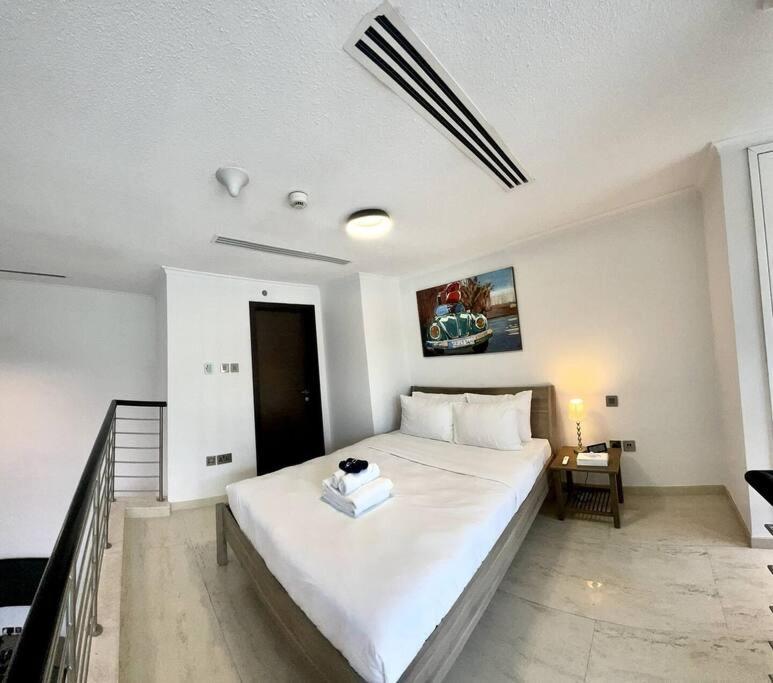 Apartment Stunning 1-bed Duplex - Marina