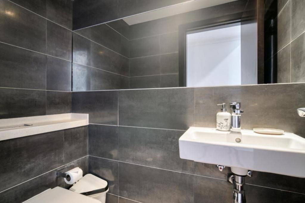 Stunning 1-bed Duplex - Marina Apartment Dubai