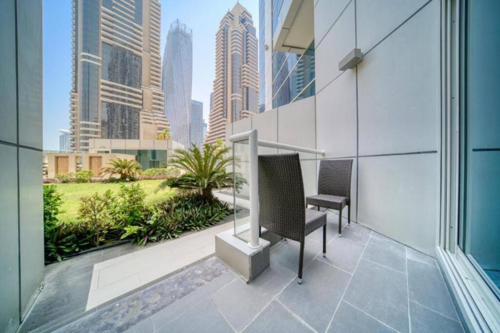 Stunning 1-bed Duplex - Marina Apartment *