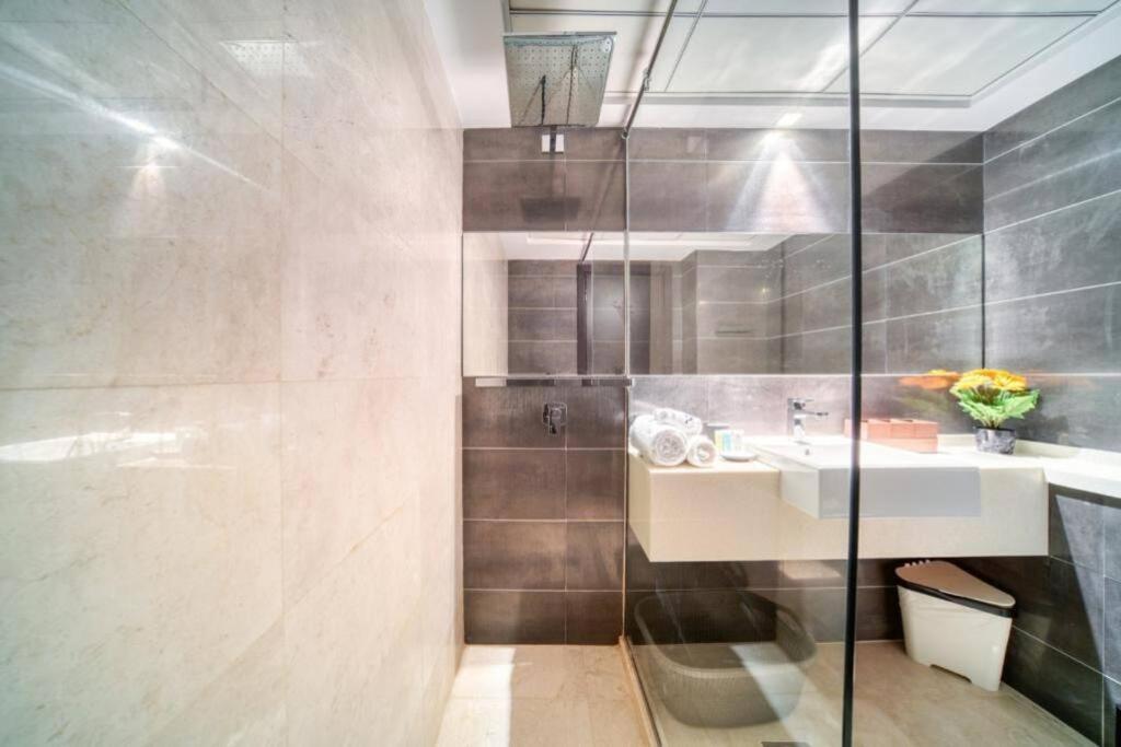 Stunning 1-bed Duplex - Marina Apartment Dubai