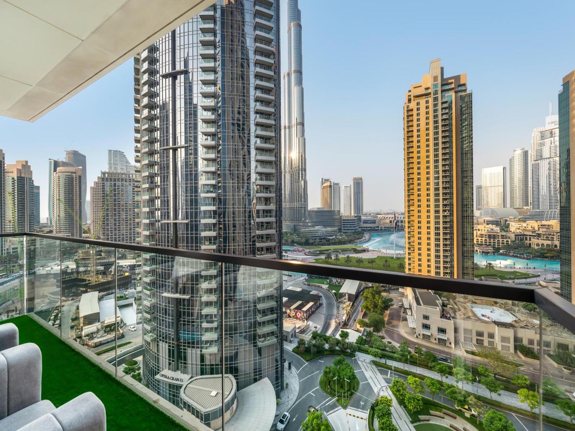 Exquisite 2 Bedroom I Burj Khalifa & Fountain Views I Free Gym, Pool, Parking, Wi-fi And Ps5 I By Skyline Serenity Apartment Dubai