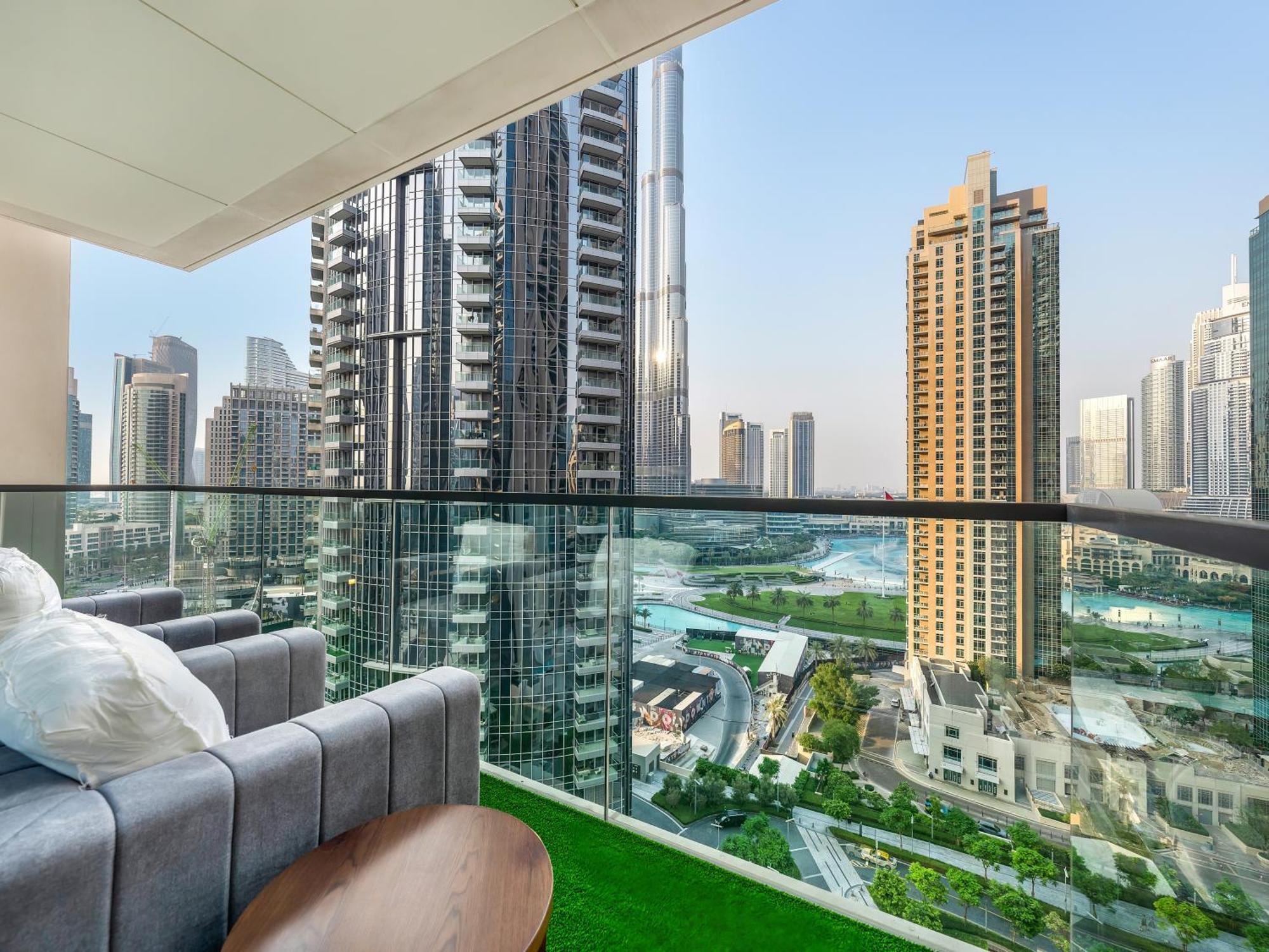 Exquisite 2 Bedroom I Burj Khalifa & Fountain Views I Free Gym, Pool, Parking, Wi-fi And Ps5 I By Skyline Serenity * Dubai