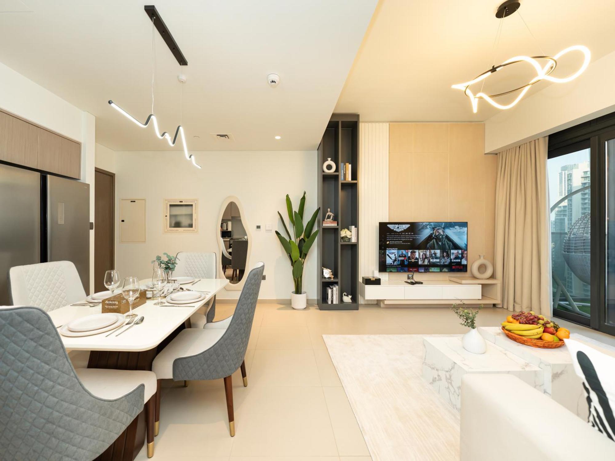Exquisite 2 Bedroom I Burj Khalifa & Fountain Views I Free Gym, Pool, Parking, Wi-fi And Ps5 I By Skyline Serenity *