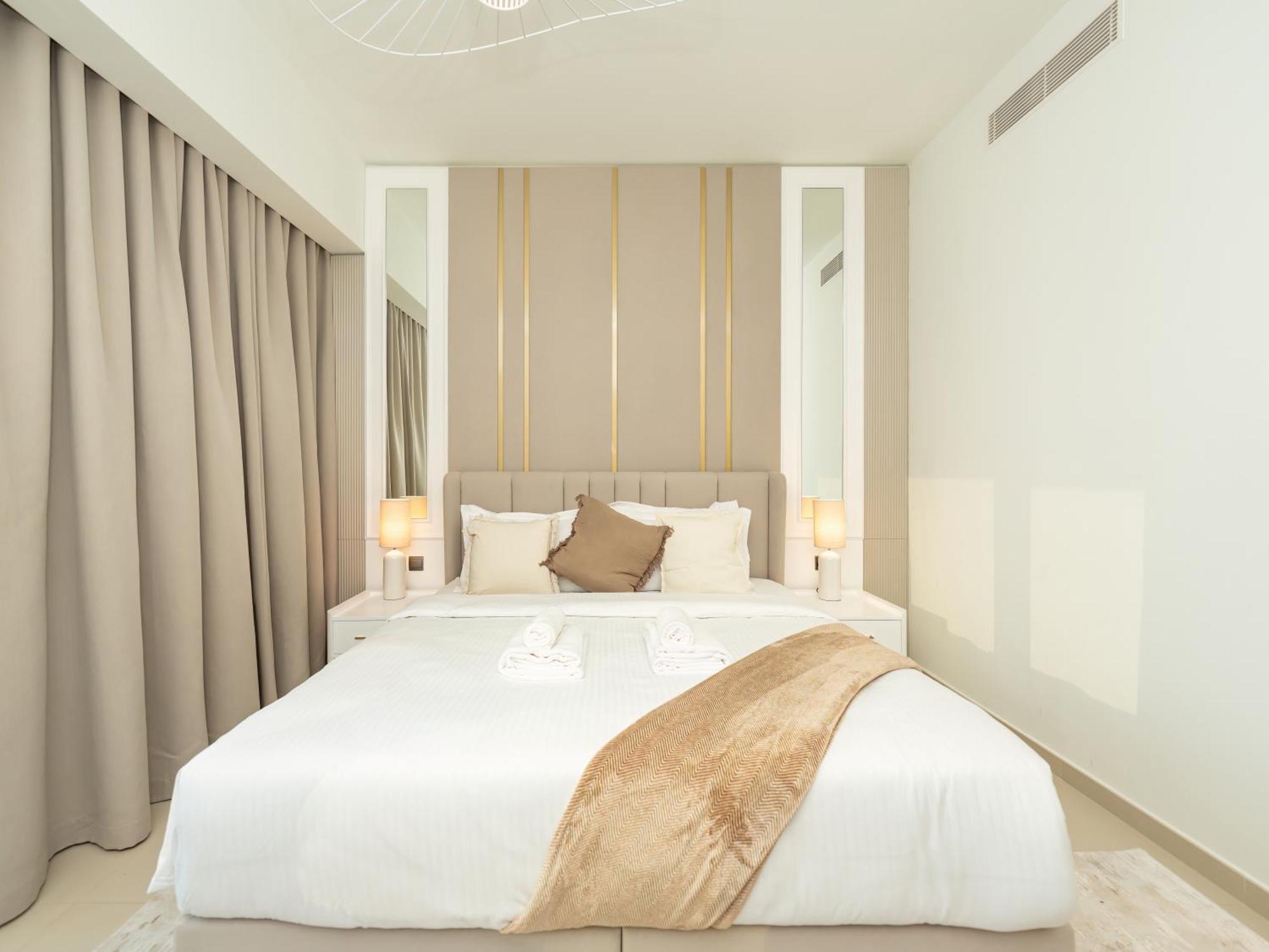 Exquisite 2 Bedroom I Burj Khalifa & Fountain Views I Free Gym, Pool, Parking, Wi-fi And Ps5 I By Skyline Serenity * Dubai