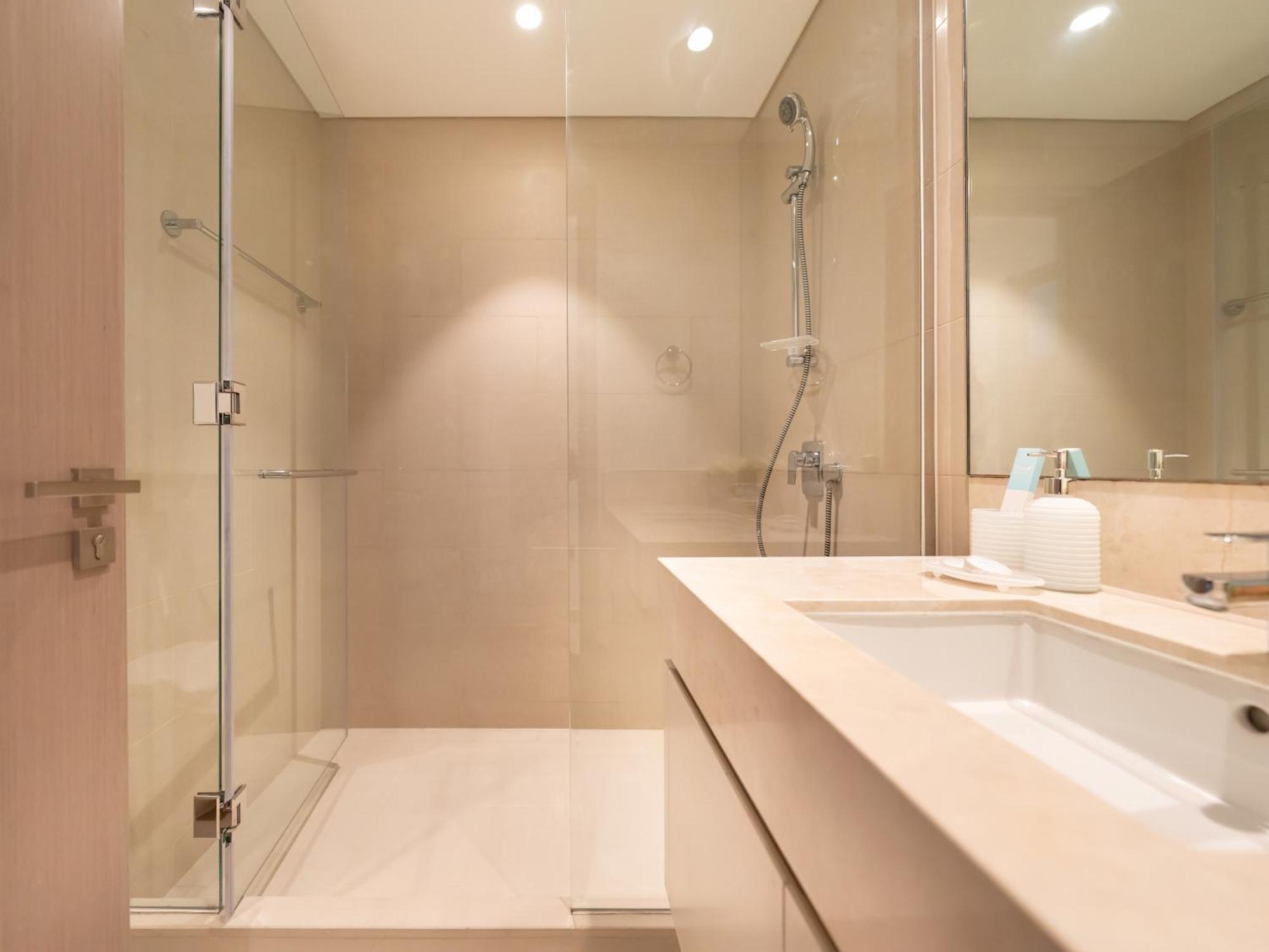 Exquisite 2 Bedroom I Burj Khalifa & Fountain Views I Free Gym, Pool, Parking, Wi-fi And Ps5 I By Skyline Serenity