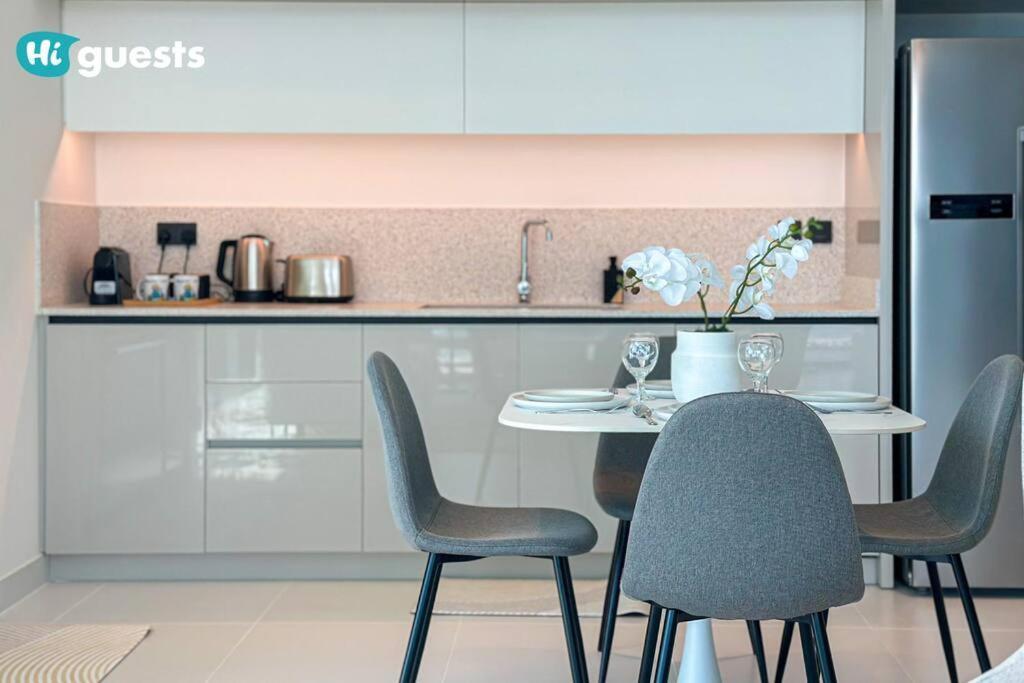 Higuests - Marina Retreat, Luxurious 3br Steps From The * Dubai