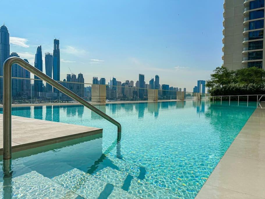 Higuests - Marina Retreat, Luxurious 3br Steps From The