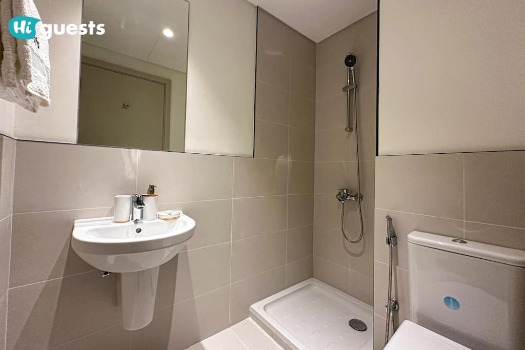 Apartment Higuests - Marina Retreat, Luxurious 3br Steps From The Dubai
